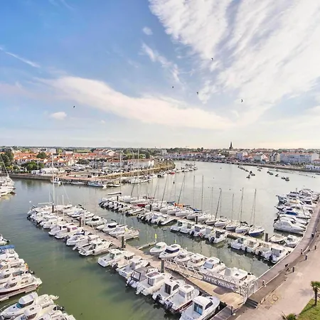 Gilles Croix De Vie Avec Jardinet Entre Plage, Et Port