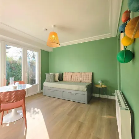 Appartement Gilles Croix De Vie Avec Jardinet Entre Plage, Et Port