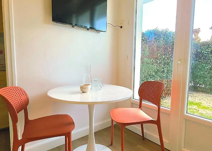 Gilles Croix De Vie Avec Jardinet Entre Plage, Et Port *