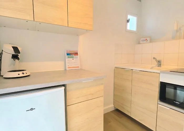 Gilles Croix De Vie Avec Jardinet Entre Plage, Et Port